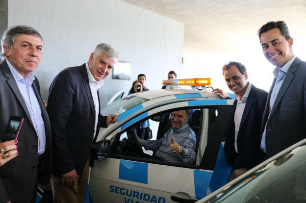 Schiaretti entregó 40 nuevas cámaras de seguridad y dos nuevos móviles para Seguridad Ciudadana