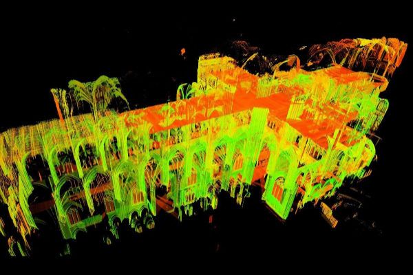 El mapa para reconstruir Notre Dame se ha creado con mil millones de lásers