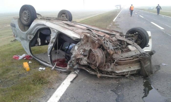 Dos vehículos chocaron de frente cerca de General Levalle: un muerto y dos heridos graves