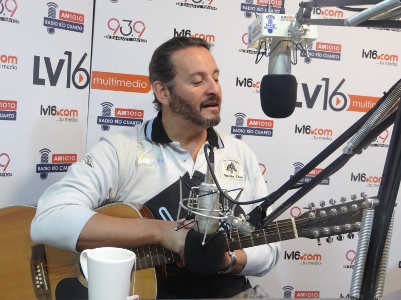 Sergio López en el Acústico de La Mañana del Limón 