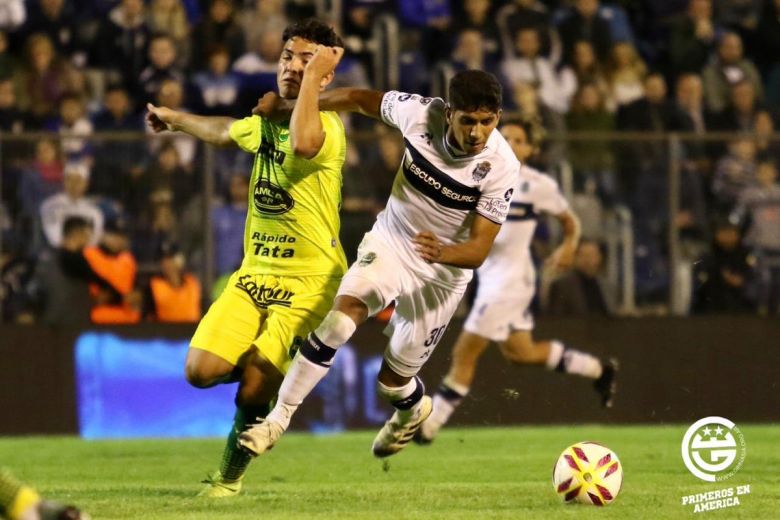 Maxi Comba goleador en Varela