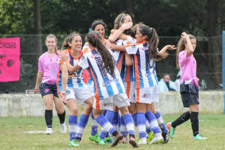 Ateneo goleó y se prendió