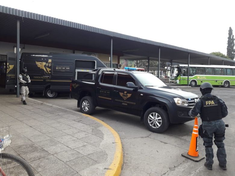 La FPA efectuó controles antinarcóticos en la Terminal de Jesús María 