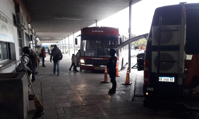 La FPA efectuó controles antinarcóticos en la Terminal de Jesús María 