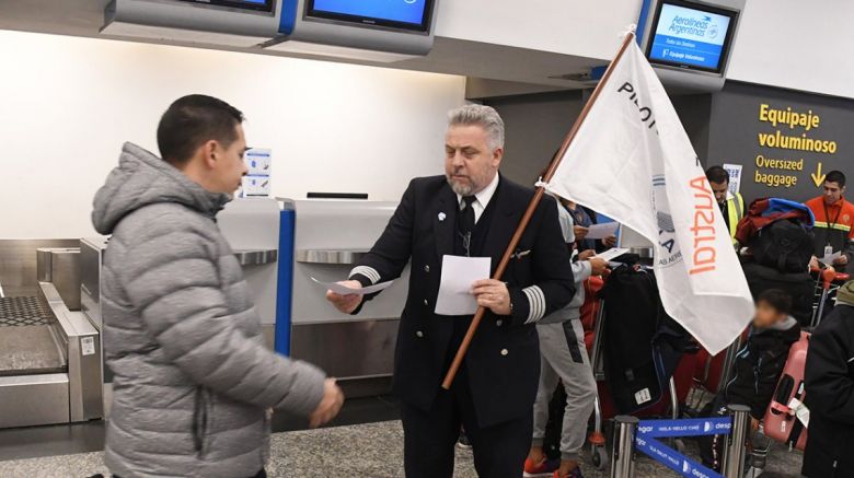 Los pilotos vuelven a protestar en Aeroparque: "Las empresas no están en condiciones económicas de seguir"