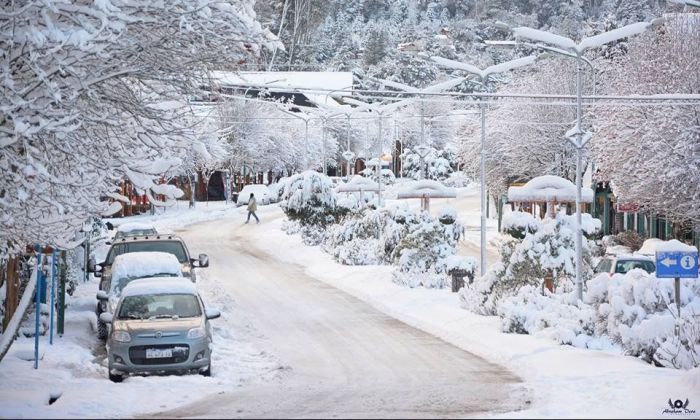 Villa La Angostura: pese a problemas de circulación por la nieve hay mucho turismo