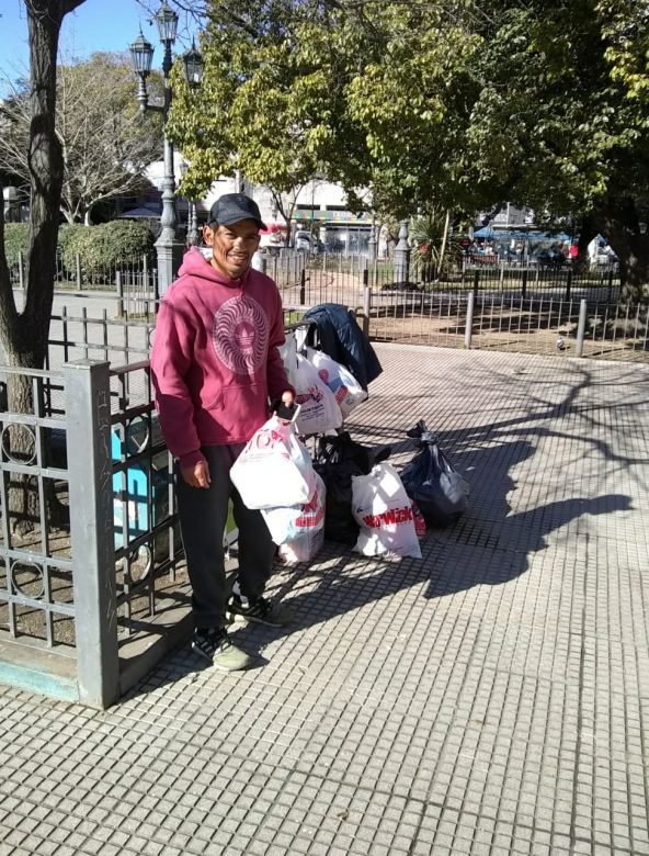 Ramoncito en su cruzada por alimentos y juguetes para festejar el Día del Niño