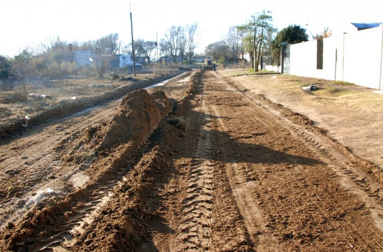 Arreglo de calles y bacheo: se aprovecha la falta de lluvias para mantenimiento