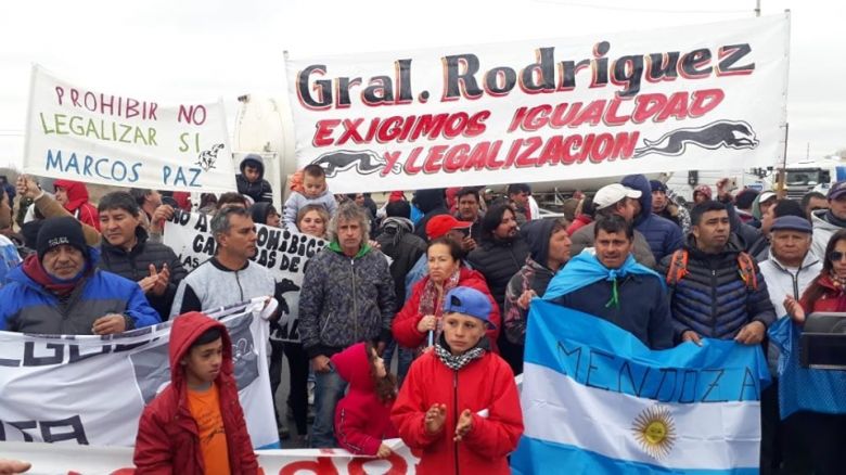 Galgueros protestaron contra la prohibición