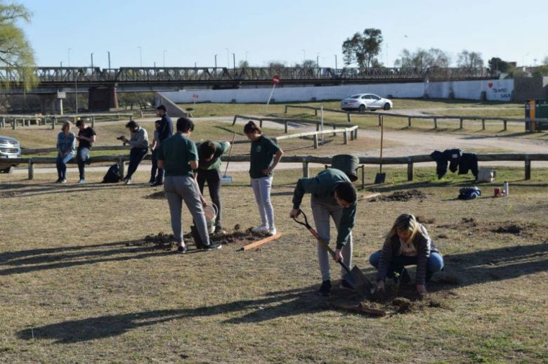 En Río Cuarto se realizó la Forestatón, en el marco de la semana del árbol