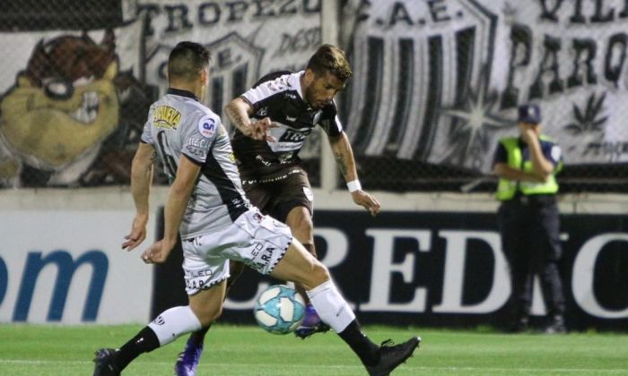 Platense le quitó el puntaje perfecto a Estudiantes de Caseros