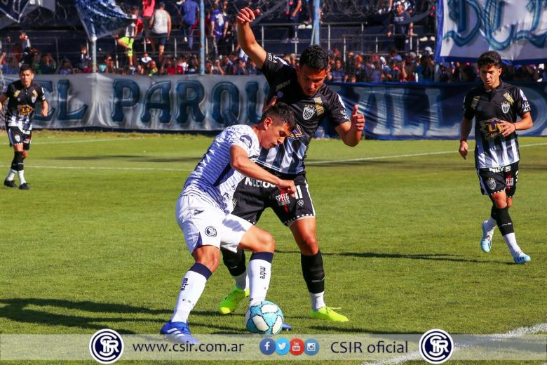 Estudiantes de Caseros vuelve a la cima