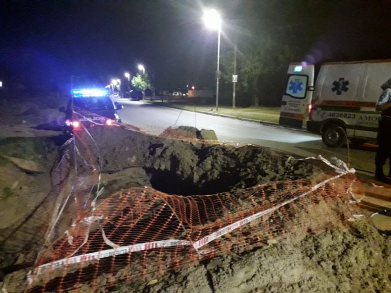 Un motociclista herido al impactar contra una obra en construcción