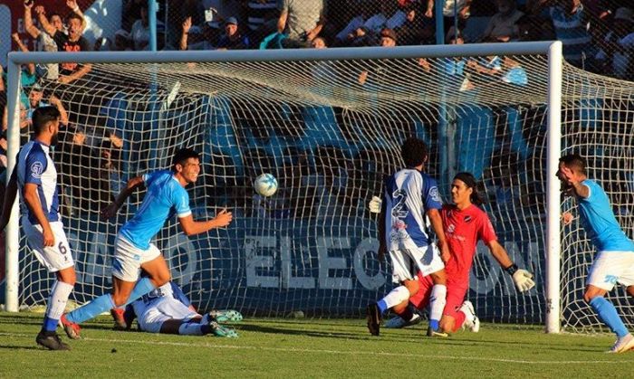 Estudiantes confirmó los convocados para viajar a Mar del Plata