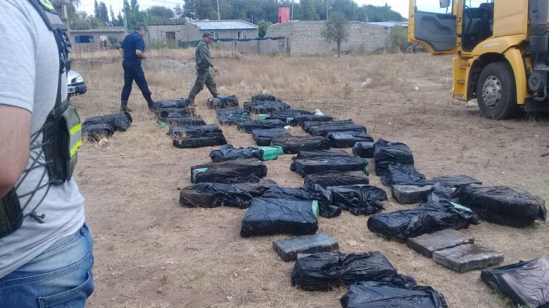 Gendarmería de Holmberg secuestró un cargamento de marihuana en Nogolí