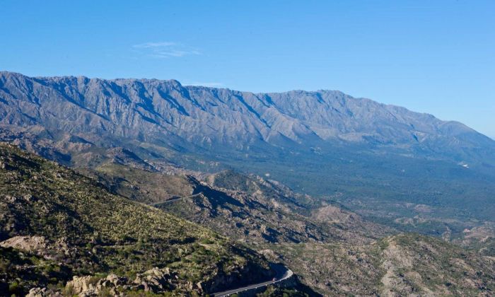 Las lluvias en las sierras fueron escasas y el riesgo de incendios sigue