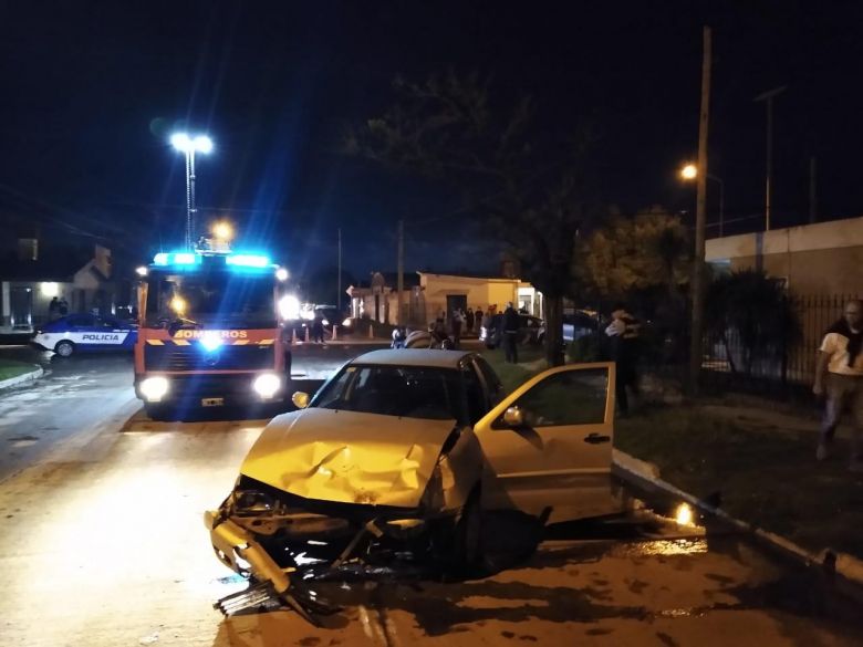 Grave accidente dejó a tres personas con politraumatismos