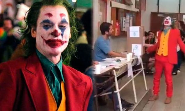 Fue a votar disfrazado del "Joker"