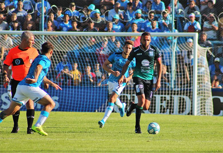 Sábado de Primera Nacional por La Radio