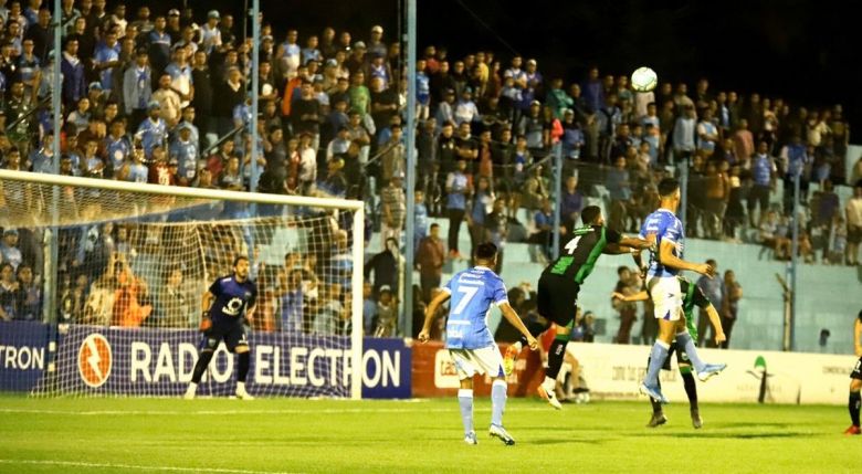 Estudiantes dejó su invicto en el Candini