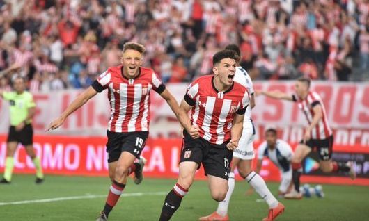 Atlético Tucumán y Estudiantes se prenden en lo más alto