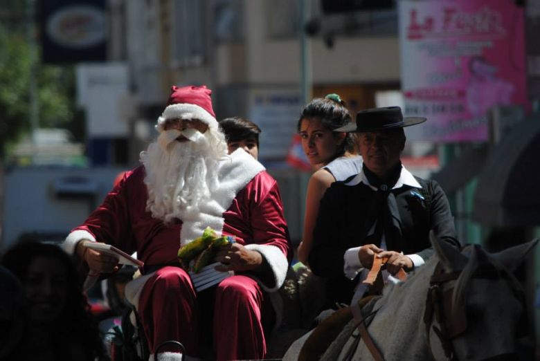 Papá Noel visitó La Mañana del Limón 