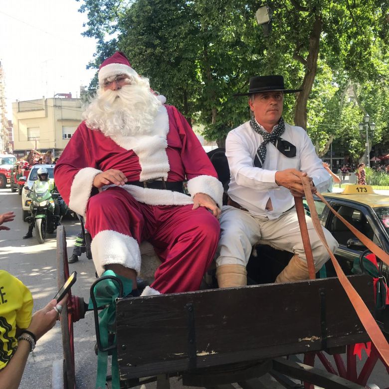 Radio Río Cuarto y FM Ranquel junto a la Caravana Mágica de Papá Noel 