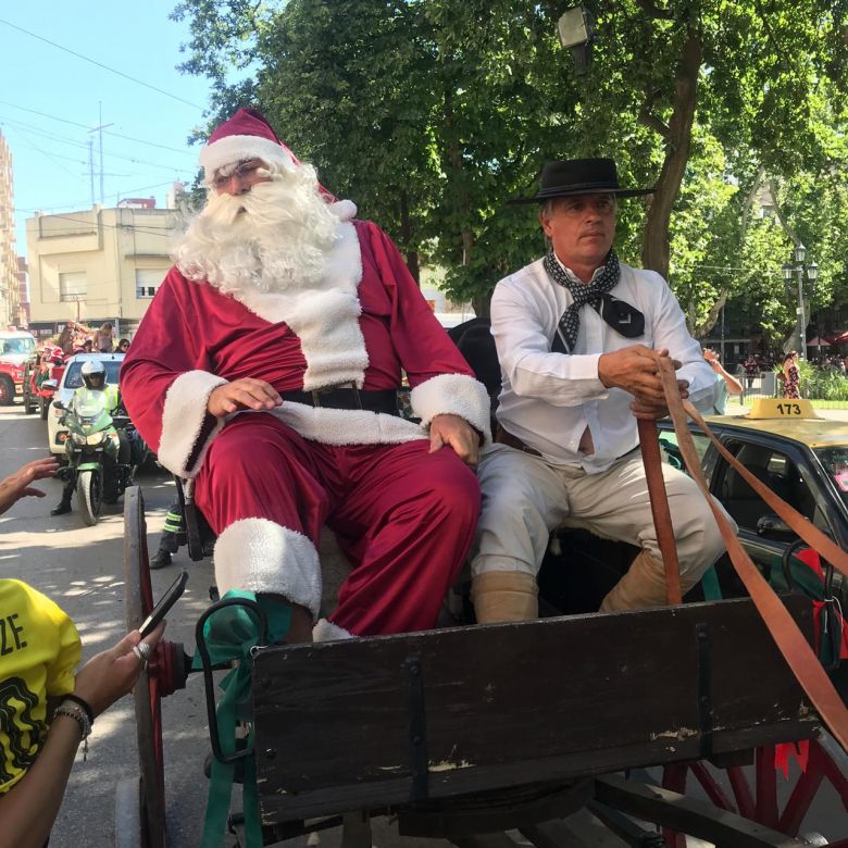 Radio Río Cuarto y FM Ranquel junto a la Caravana Mágica de Papá Noel 