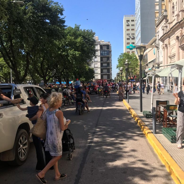 Radio Río Cuarto y FM Ranquel junto a la Caravana Mágica de Papá Noel 