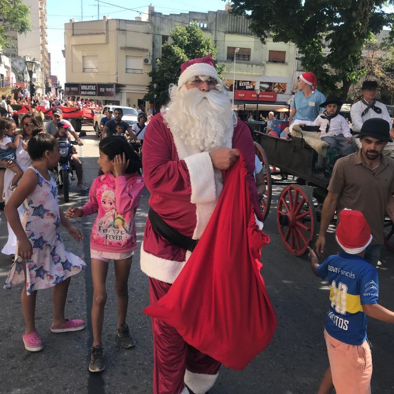 Radio Río Cuarto y FM Ranquel junto a la Caravana Mágica de Papá Noel 