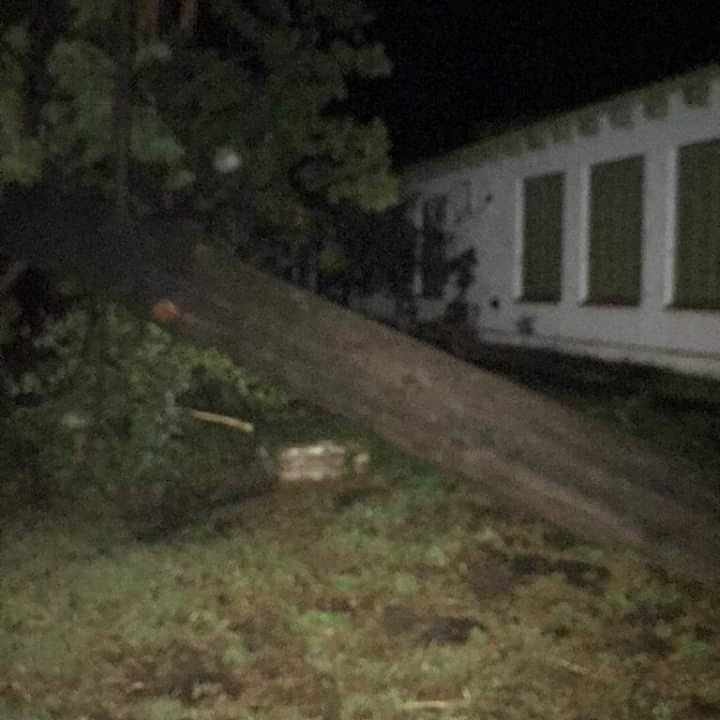 Buena Esperanza destruida luego del paso de un tornado 