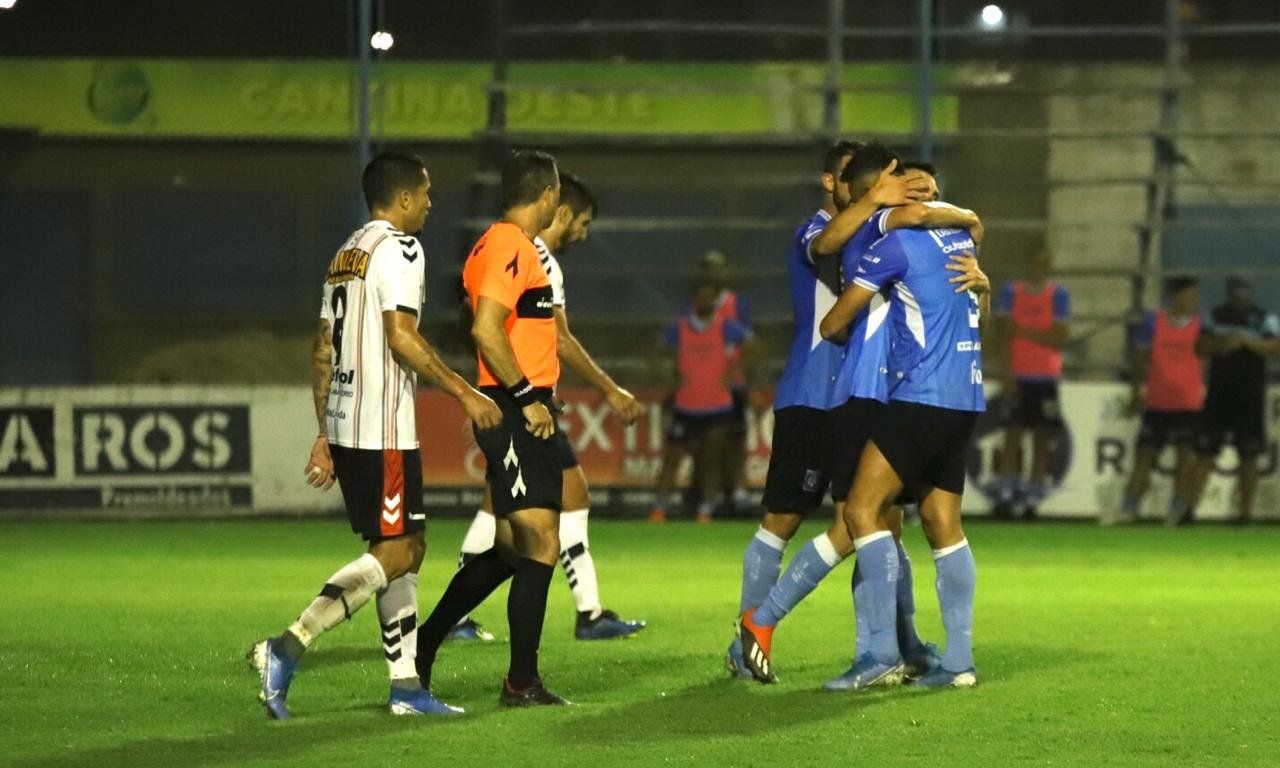 Estudiantes volvió a jugar en el Candini