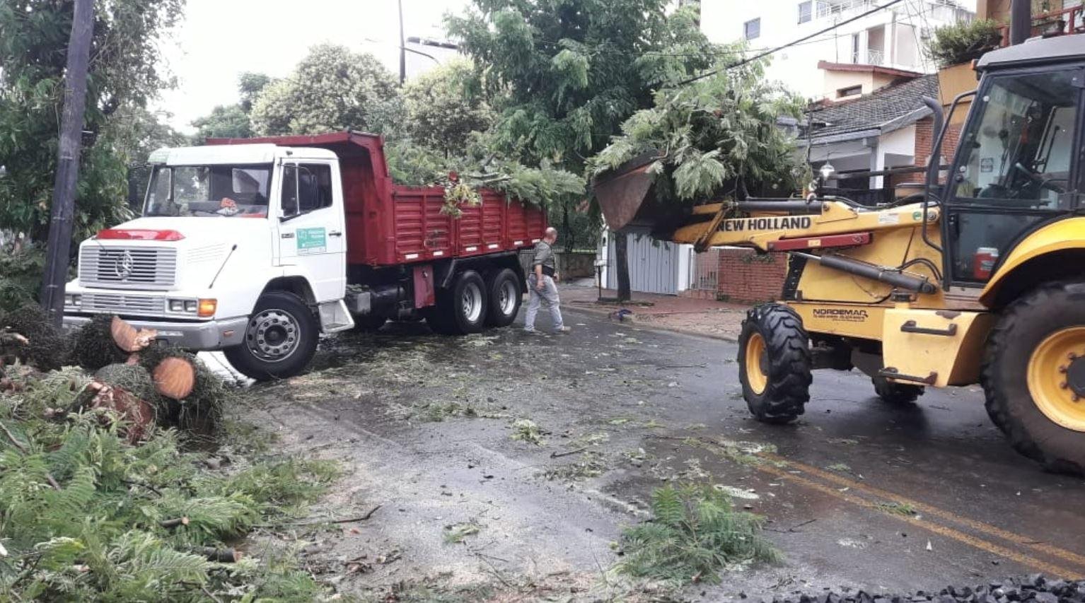 Impresionante tornado en Misiones provocó voladura de techos y caída de árboles