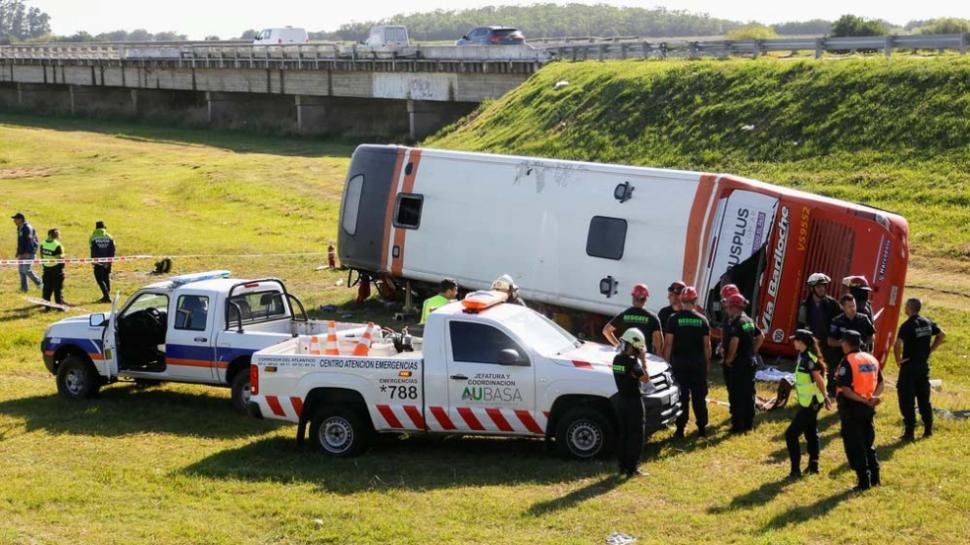 Accidente en la ruta 2: “Se durmió, cumpa”, el dramático audio del acompañante del chofer del micro