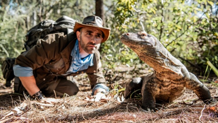 Se deja picar por los insectos más aterradores y es un éxito en Youtube: ¿quién es Coyote Peterson?