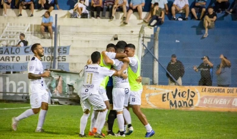 Atenas ganó pero quedó eliminado