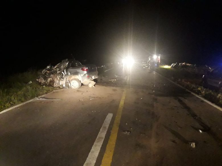 Dos personas murieron tras un impresionante choque frontal en Vicuña Mackenna