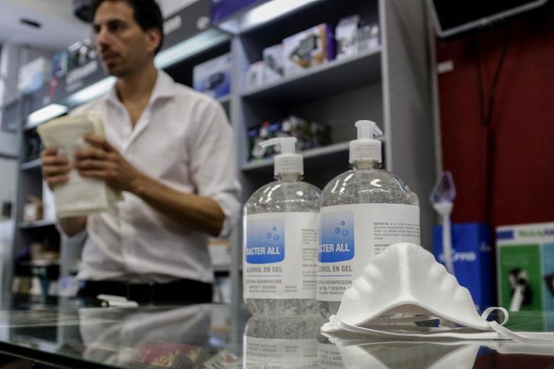 "La farmacia es un centro propicio donde se puede educar a la población para que no entre en pánico"