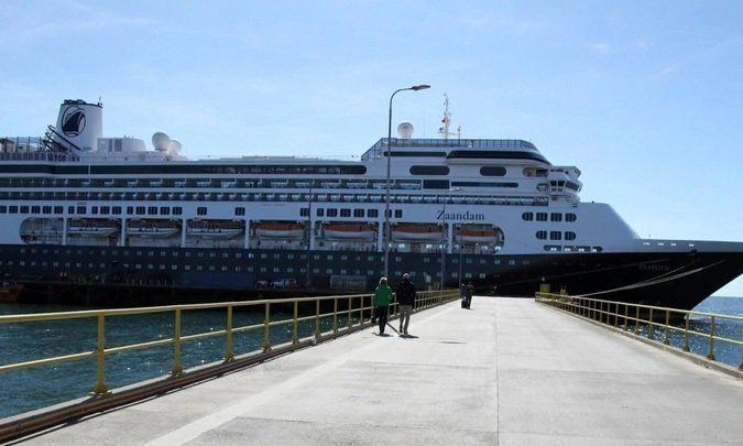 Coronavirus: murieron cuatro pasajeros en un crucero que partió de Buenos Aires y está varado en Panamá