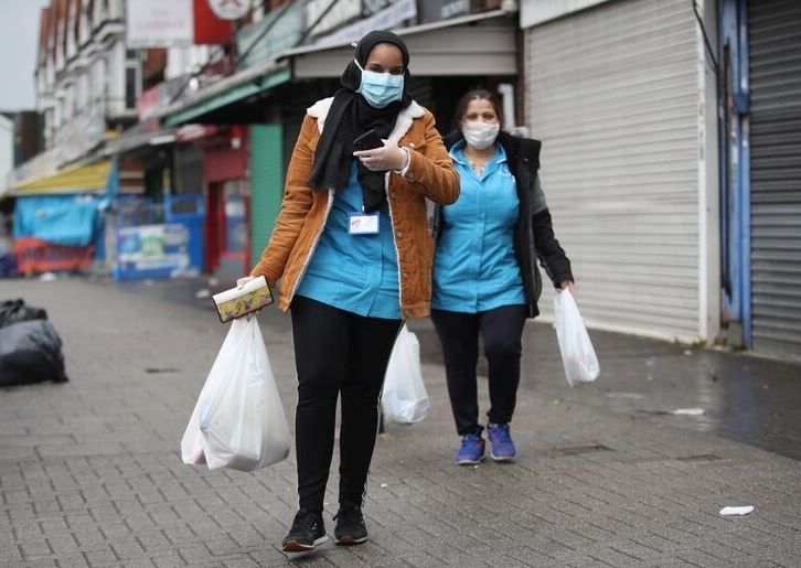 La OMS concluyó que el coronavirus no se transmite por el aire y por eso no es necesario utilizar barbijos en espacios públicos