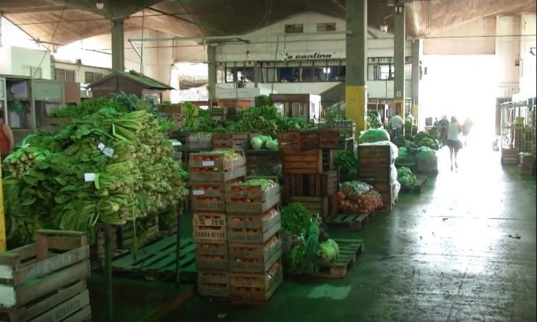 El consumo de frutas y verduras cayó un 30 por ciento en la ciudad