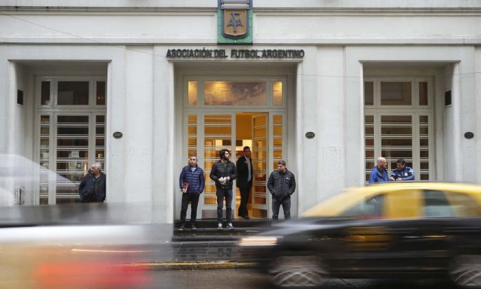 Acuerdo entre AFA y Agremiados para renovar contratos por seis meses