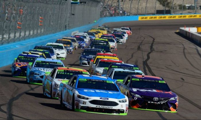 La categoría NASCAR, la primera del mundo en salir al ruedo