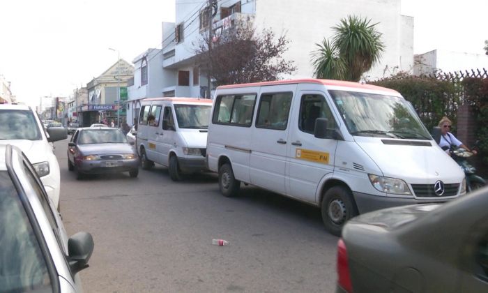 Malestar de transportistas escolares porque el Municipio no los contrata de forma fija ante el paro de la SAT