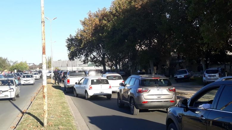 Importante convocatoria en la marcha por los trabajadores de la salud