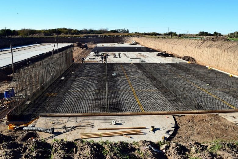 La construcción de la planta de tratamientos de líquidos cloacales ingresó en su etapa final