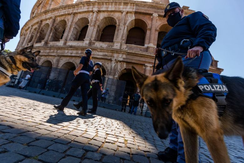 En fotos: después de casi 3 meses, los turistas volvieron al Coliseo romano