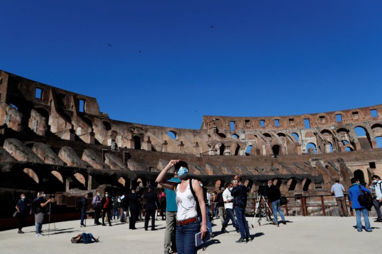 En fotos: después de casi 3 meses, los turistas volvieron al Coliseo romano