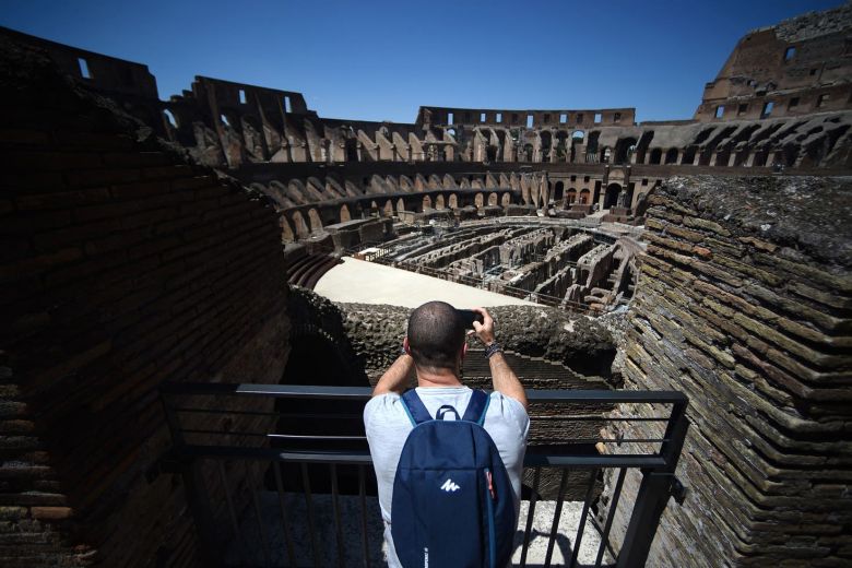 En fotos: después de casi 3 meses, los turistas volvieron al Coliseo romano