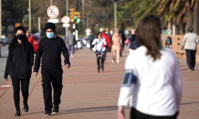 La OMS volvió a cambiar el protocolo sobre el uso general de las mascarillas